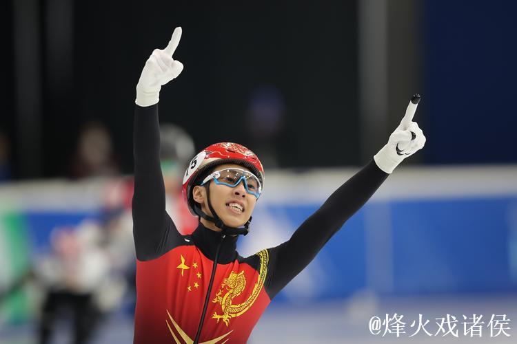短道速滑蒙特利尔站：孙龙男子1500米夺得铜牌